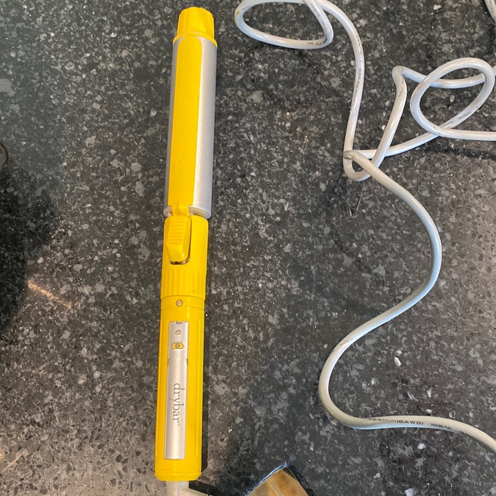 Drybar rotating curling wand